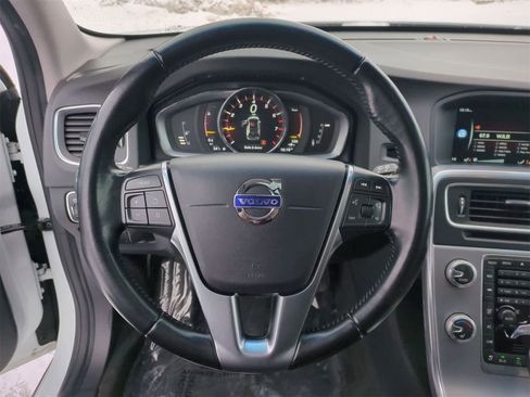 Used 2017 Volvo V60 T5 Cross Country w/ Convenience Package image 23