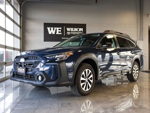 Used 2024 Subaru Outback Premium image 2