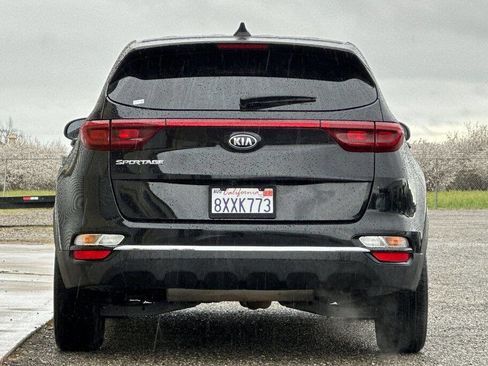 Used 2022 Kia Sportage LX image 5