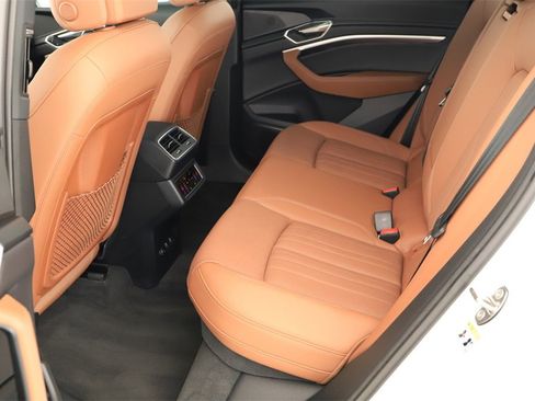 Used 2024 Audi Q8 e-tron Premium Plus w/ Premium Plus Package image 28