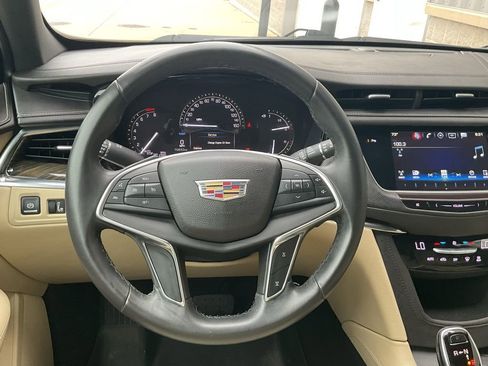Used 2017 Cadillac XT5 FWD w/ LPO, Wheel Lock Package image 11