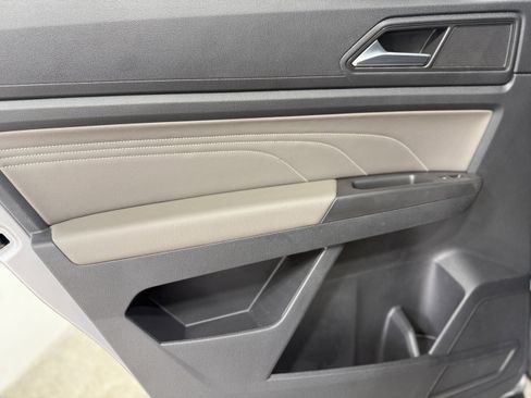 Used 2023 Volkswagen Atlas SE image 25