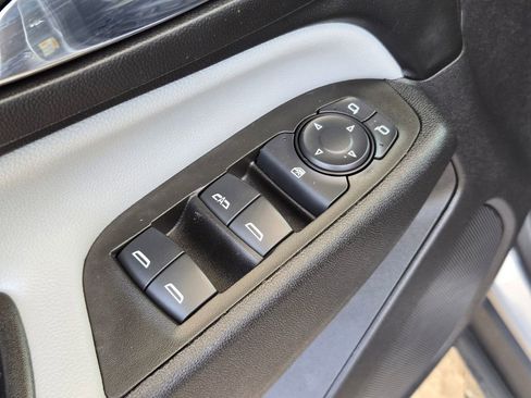 Used 2024 Chevrolet Equinox LS w/ LS Convenience Package FWD image 12