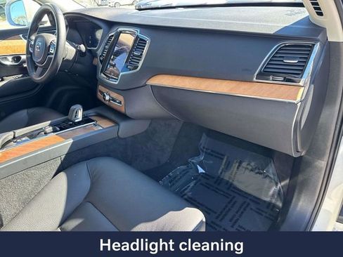 Used 2023 Volvo XC90 B6 Plus image 17