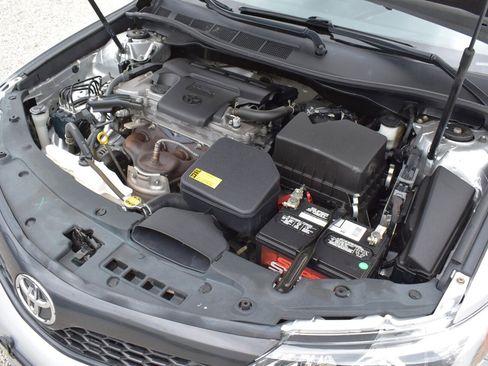 Used 2012 Toyota Camry SE FWD image 29