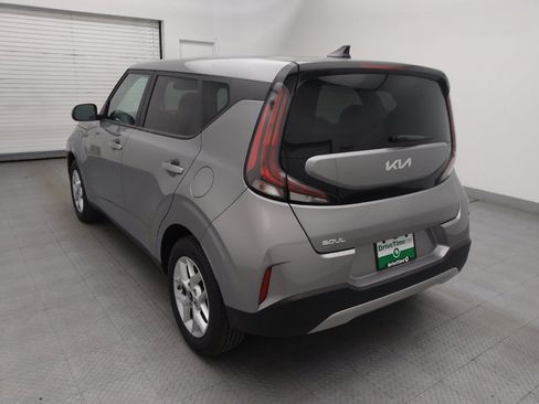 Used 2025 Kia Soul LX image 5