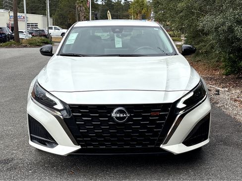 Certified 2024 Nissan Altima 2.5 SR w/ SR Premium Package image 2