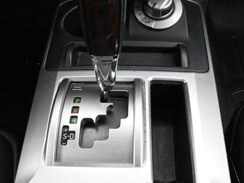 Used 2014 Toyota 4Runner Limited image 18