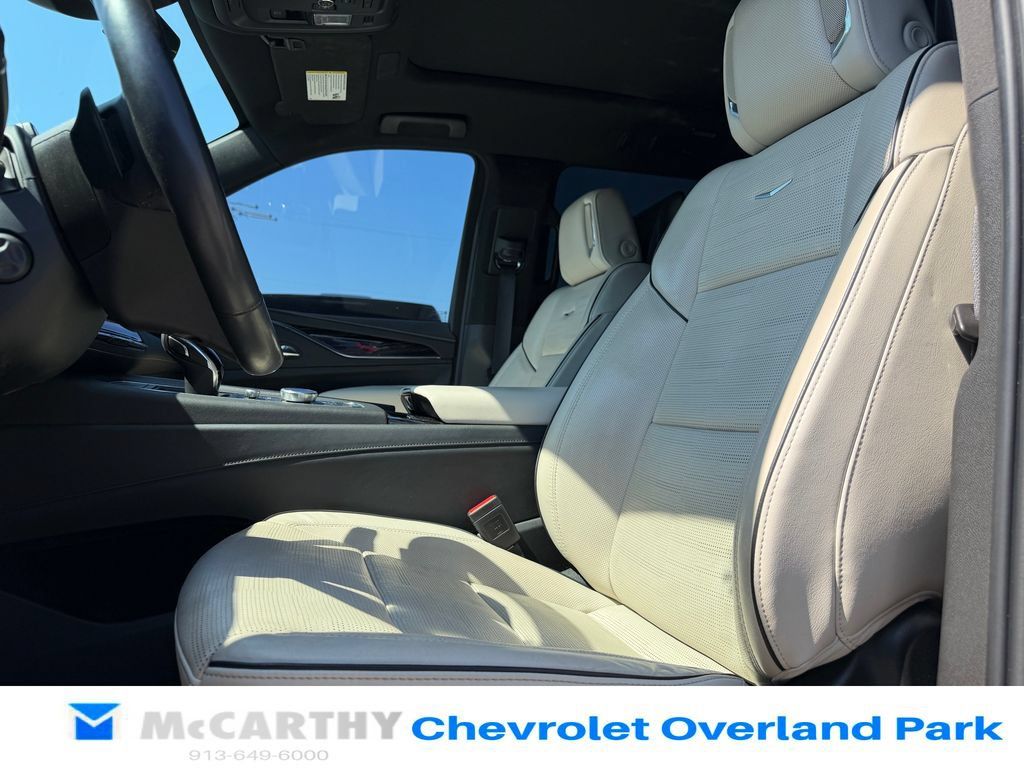 Used 2021 Cadillac Escalade ESV Sport w/ Driver Assist Tech Package AWD/4WD image 10