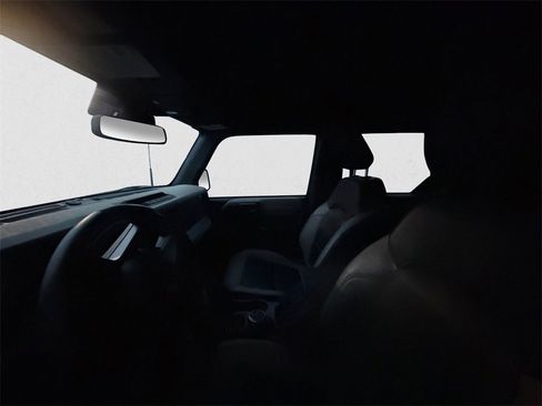 Certified 2024 Ford Bronco Wildtrak image 6