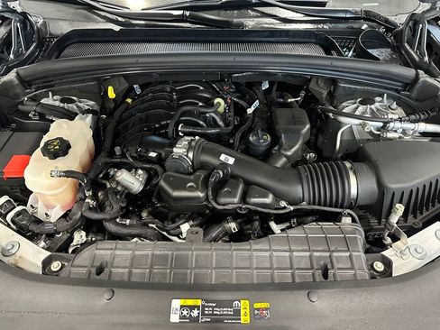 Used 2023 Jeep Grand Cherokee L Limited AWD/4WD image 9