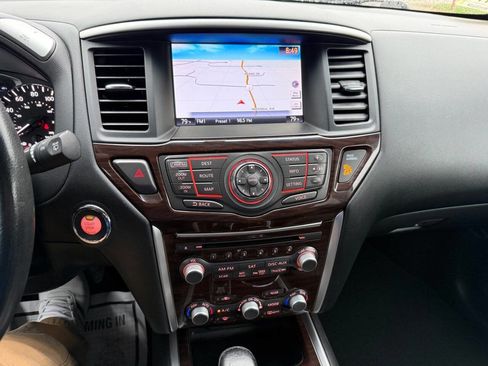 Used 2014 Nissan Pathfinder Platinum AWD/4WD image 19