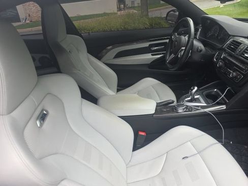 Used 2017 BMW M4 Coupe RWD image 11