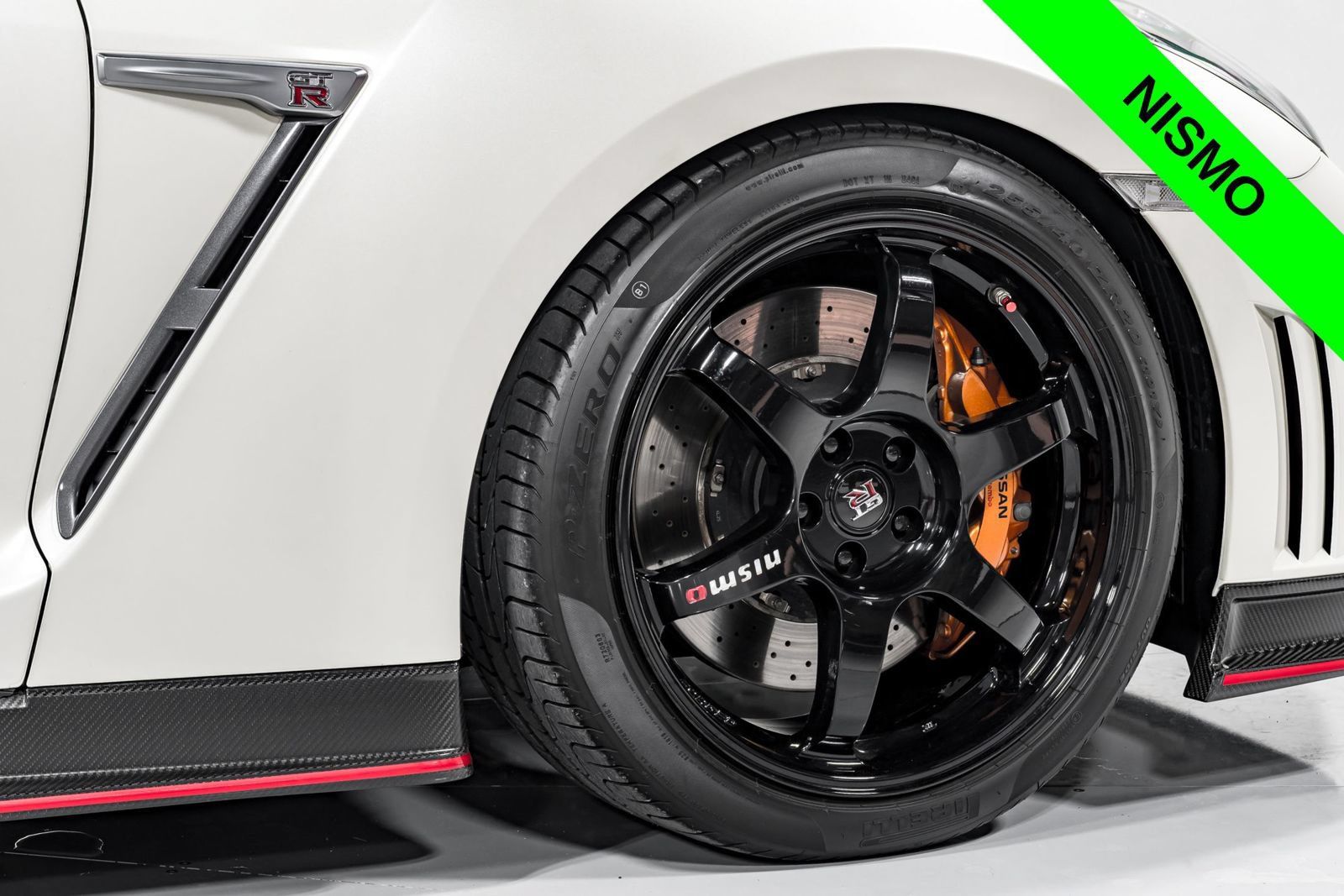 Used 2016 Nissan GT-R NISMO AWD/4WD image 44
