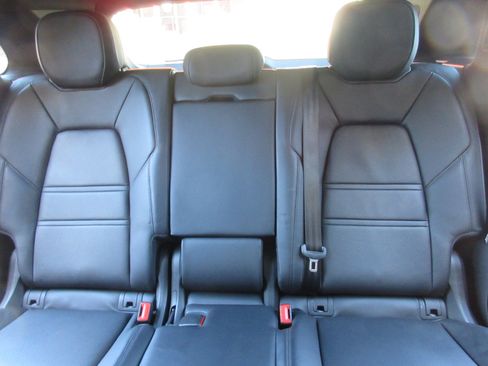 Used 2023 Porsche Cayenne image 45