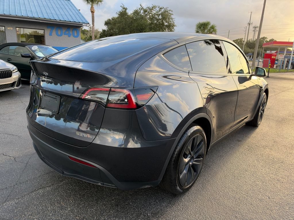Used 2025 Tesla Model Y Long Range RWD image 6