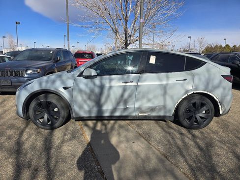 Used 2021 Tesla Model Y Long Range image 11