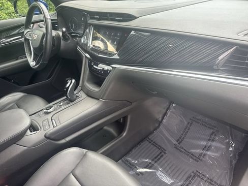 Certified 2024 Cadillac XT6 Premium Luxury AWD/4WD image 32