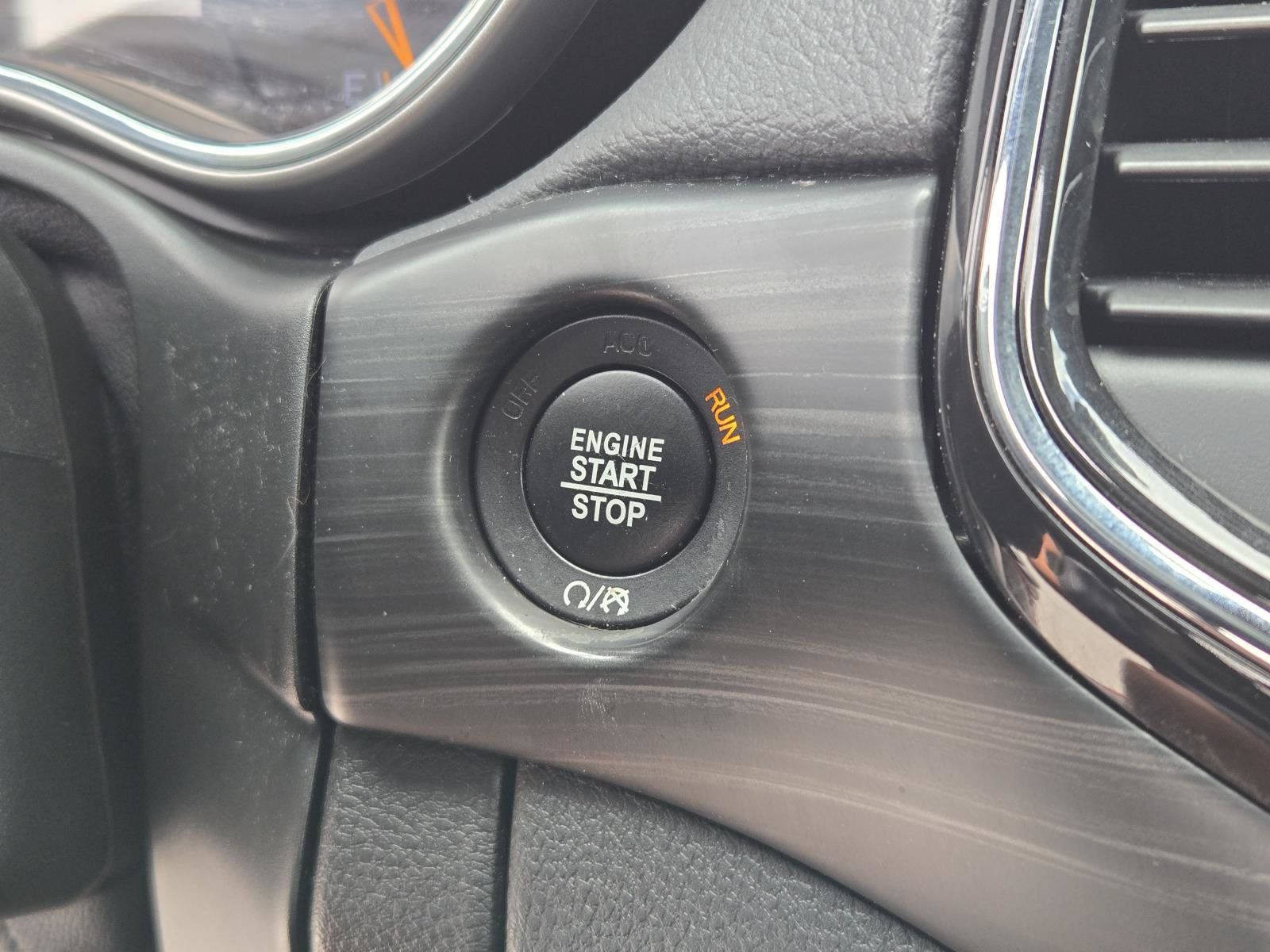 Used 2022 Jeep Grand Cherokee Laredo E RWD image 12