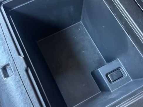 Used 2022 Nissan Armada SV image 21