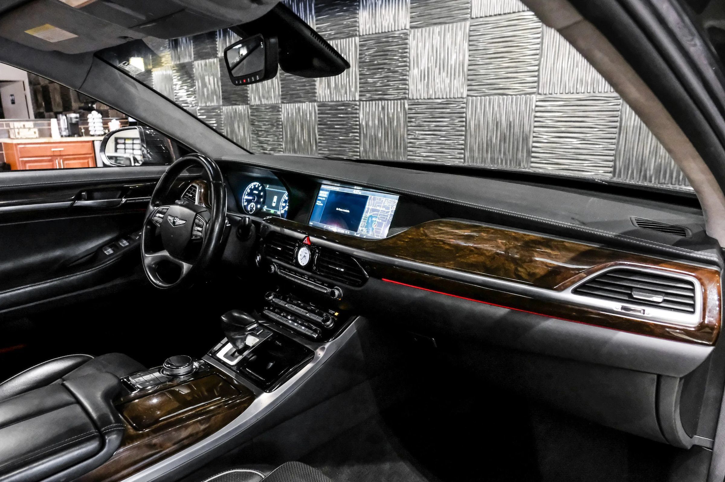 Used 2018 Genesis G90 3.3T Premium AWD/4WD image 13