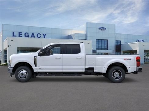 New 2026 Ford F350 Lariat w/ Lariat Premium Package AWD/4WD image 3