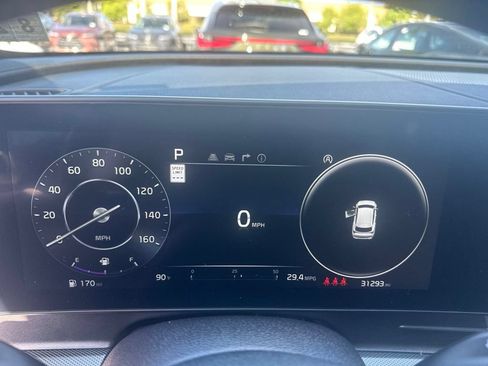 Used 2025 Kia Sportage SX AWD/4WD image 2