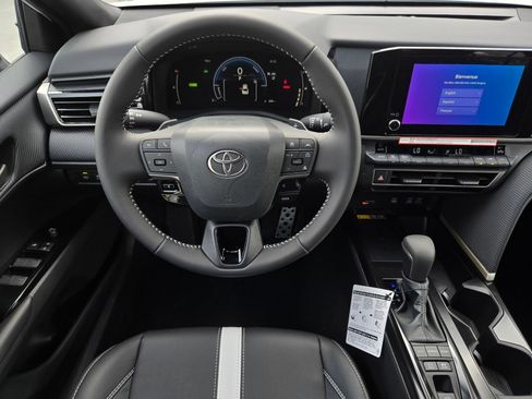 Used 2026 Toyota Camry SE FWD image 12