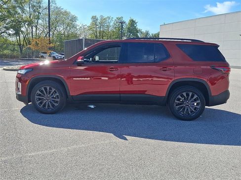 Used 2022 Chevrolet Traverse RS w/ LPO, Cargo Package image 7