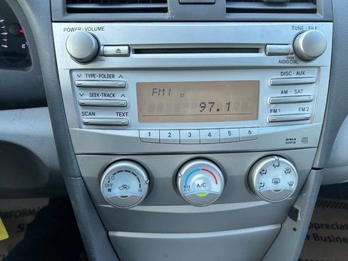 Used 2011 Toyota Camry LE FWD image 20
