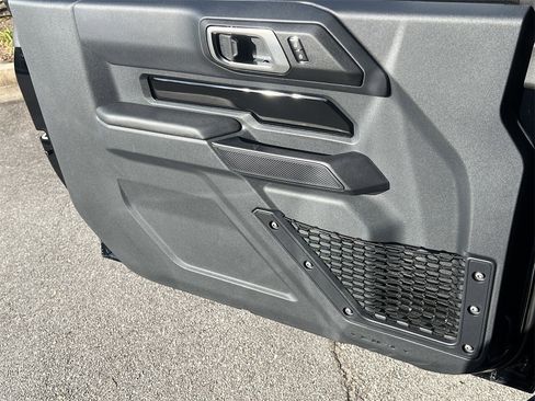 New 2025 Ford Bronco Base image 15