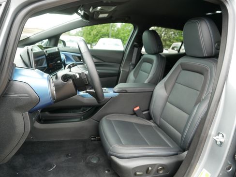 Used 2024 Chevrolet Equinox EV LT AWD/4WD image 33