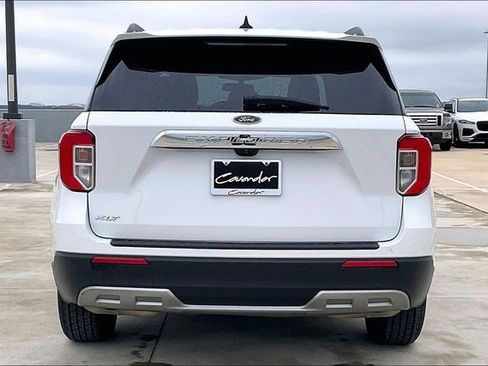 Used 2023 Ford Explorer XLT w/ Equipment Group 202A image 4