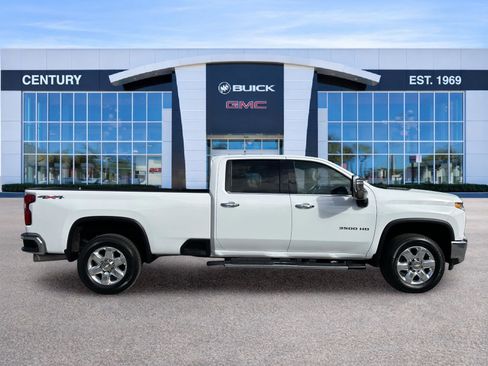 Used 2022 Chevrolet Silverado 3500 LTZ w/ LTZ Premium Package image 3