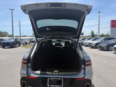Used 2025 Genesis GV70 2.5T AWD/4WD image 9