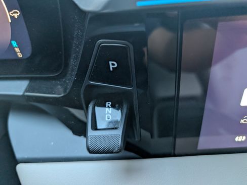 Used 2025 Porsche Macan Electric image 43