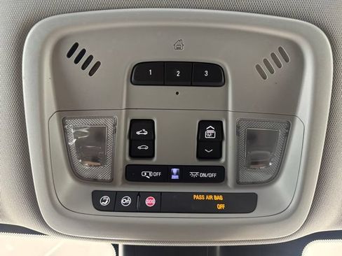 Used 2018 Chevrolet Malibu Hybrid w/ Leather Package FWD image 13