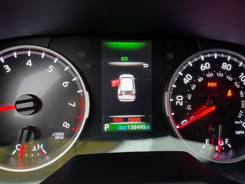 Used 2020 Toyota RAV4 LE AWD/4WD image 22