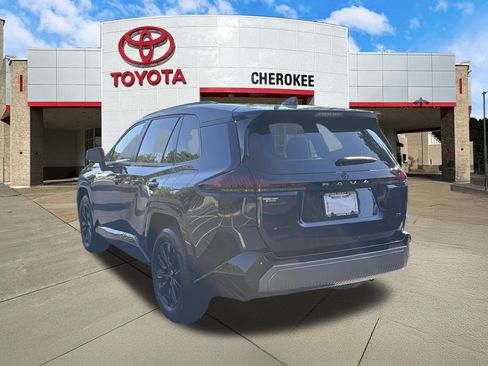 Used 2026 Toyota RAV4 SE w/ Convenience Package AWD/4WD image 7