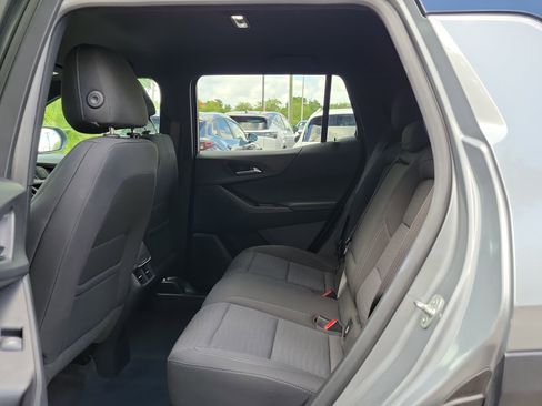 Used 2025 Chevrolet Equinox LT FWD image 11