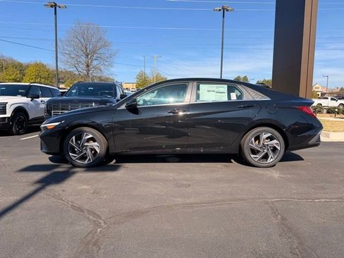 New 2026 Hyundai Elantra Limited FWD image 4