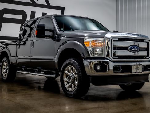 Used 2015 Ford F250 Lariat w/ Lariat Interior Package image 34