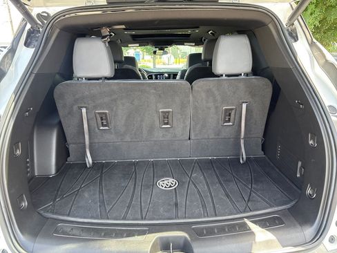 Used 2022 Buick Enclave Essence w/ Experience Buick Package FWD image 35