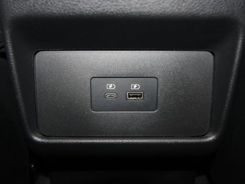 Used 2022 Nissan Rogue SV image 27