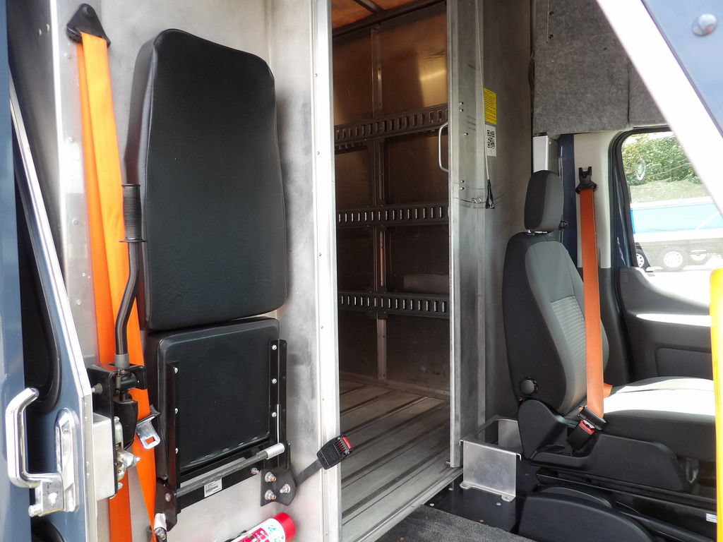 Used 2022 Ford Transit 350 DRW RWD image 26