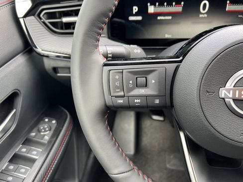 New 2025 Nissan Kicks SR w/ SR Premium Package image 27