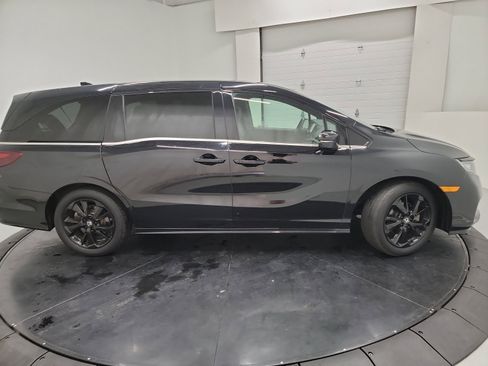 Certified 2023 Honda Odyssey Sport image 11