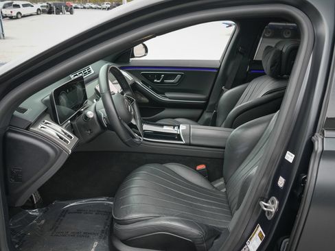 Used 2023 Mercedes-Benz S 580e 4MATIC Sedan w/ AMG Line image 25