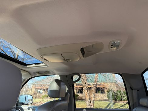 Used 2005 Chevrolet Silverado 2500 LT w/ Heavy-Duty Power Package image 47