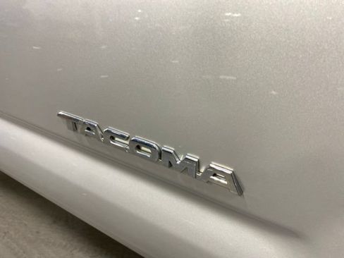 Used 2010 Toyota Tacoma 4x4 Access Cab V6 image 28